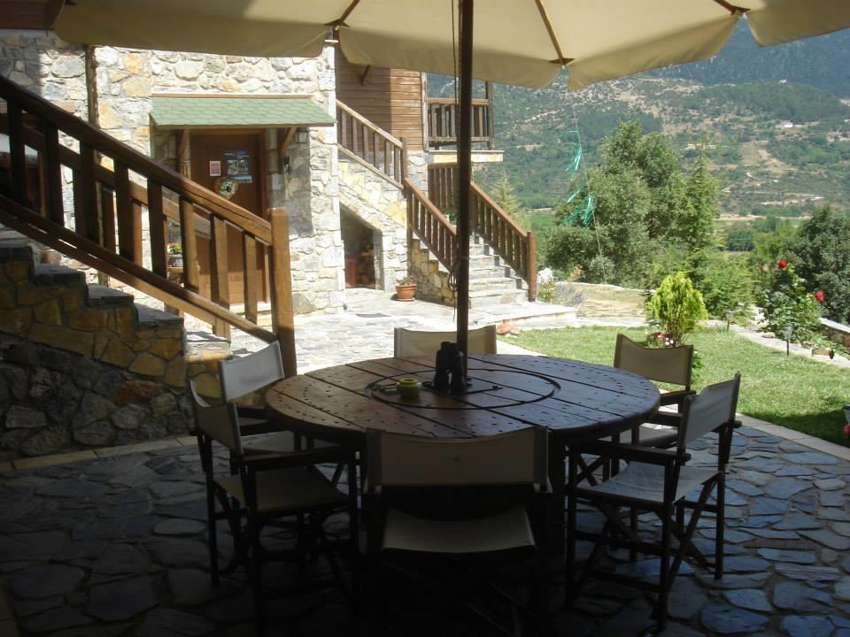 Ferienwohnung Efharis Filoxenon Pheneos Exterior foto